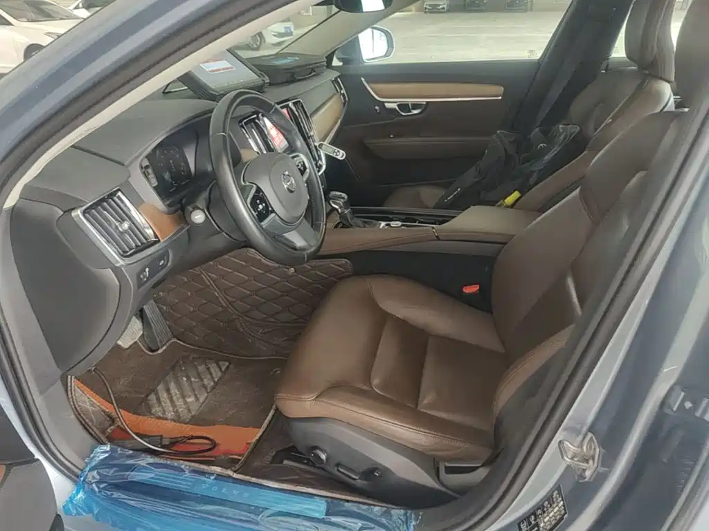 Volvo S90 — миниатюра 15