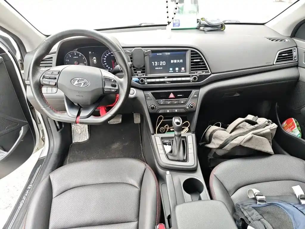 Hyundai Elantra — миниатюра 20
