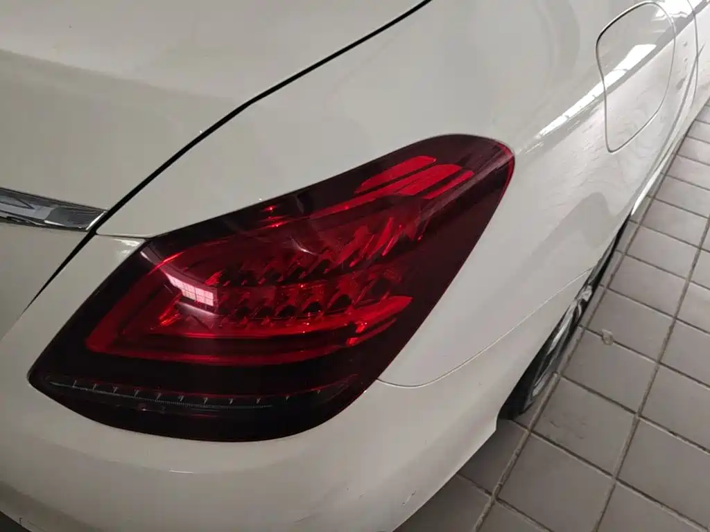 Mercedes-Benz C-Class — миниатюра 8