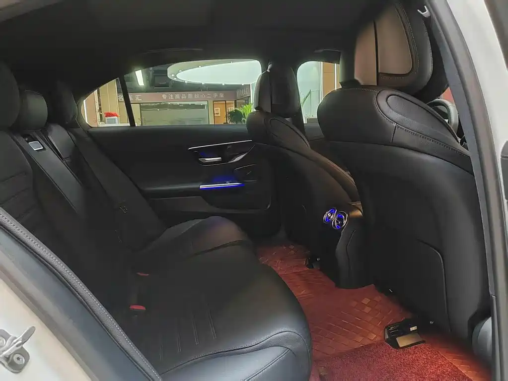 Mercedes-Benz C-Class — миниатюра 14
