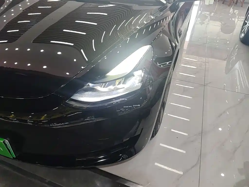 Tesla Model 3 — миниатюра 24