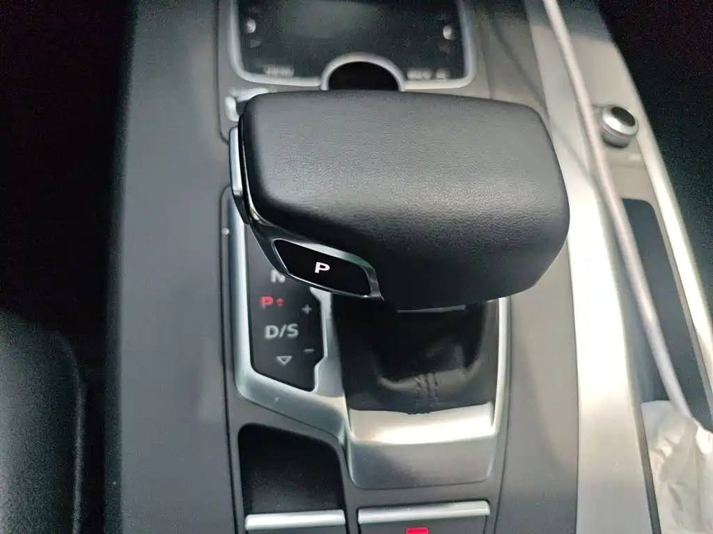 Audi Q5L 2020 40 TFSI Fashion