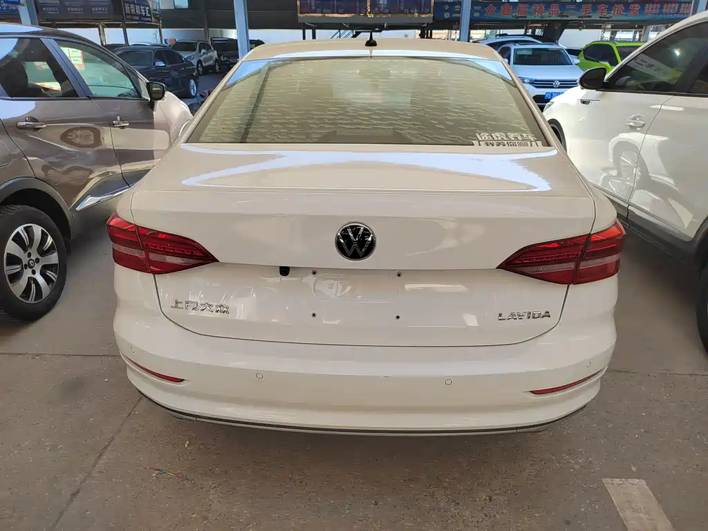 Volkswagen Lavida — миниатюра 9