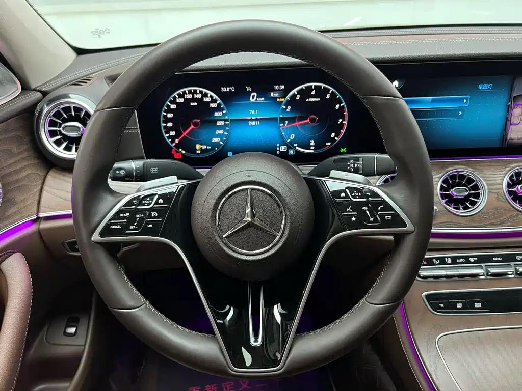 Mercedes-Benz E-Class — миниатюра 14