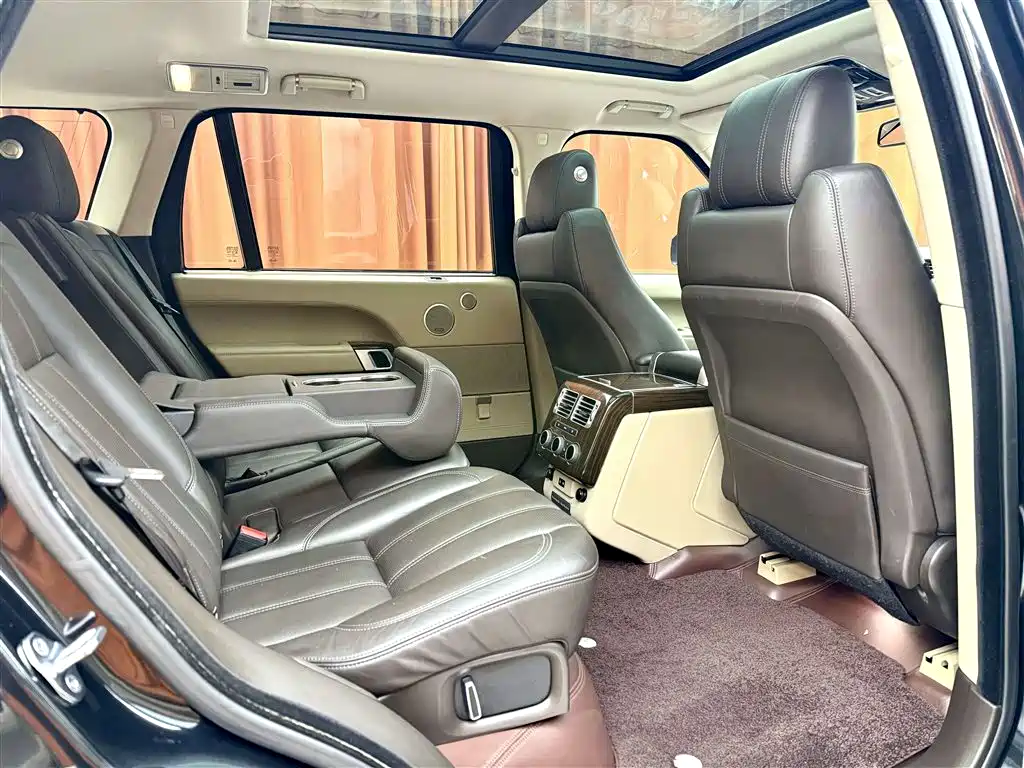 Land Rover Range Rover — миниатюра 8