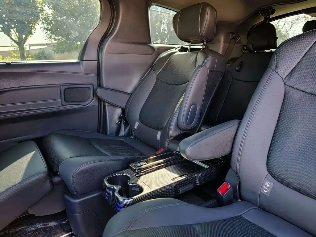 Toyota Granvia — миниатюра 53