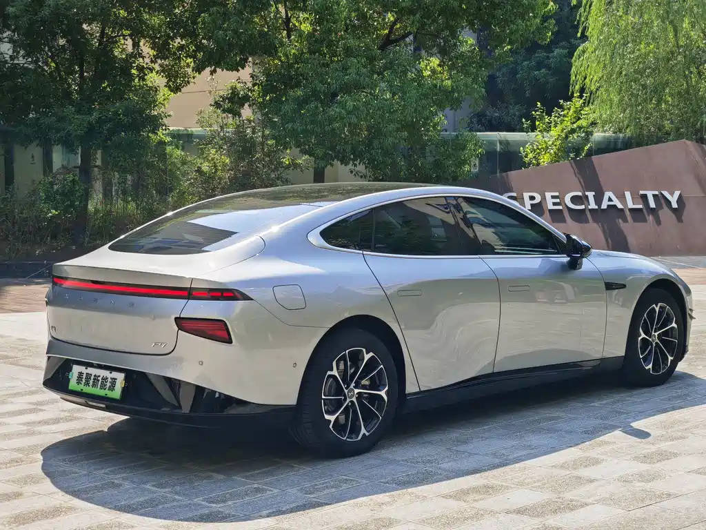 XPeng P7 — миниатюра 4