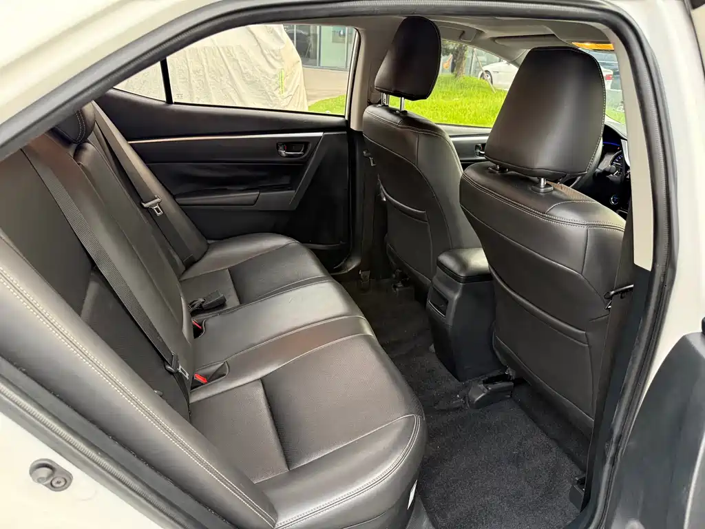Toyota Corolla Hybrid — миниатюра 14