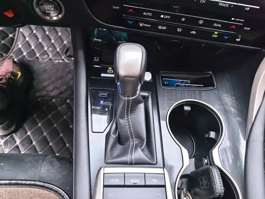 Lexus RX — миниатюра 16
