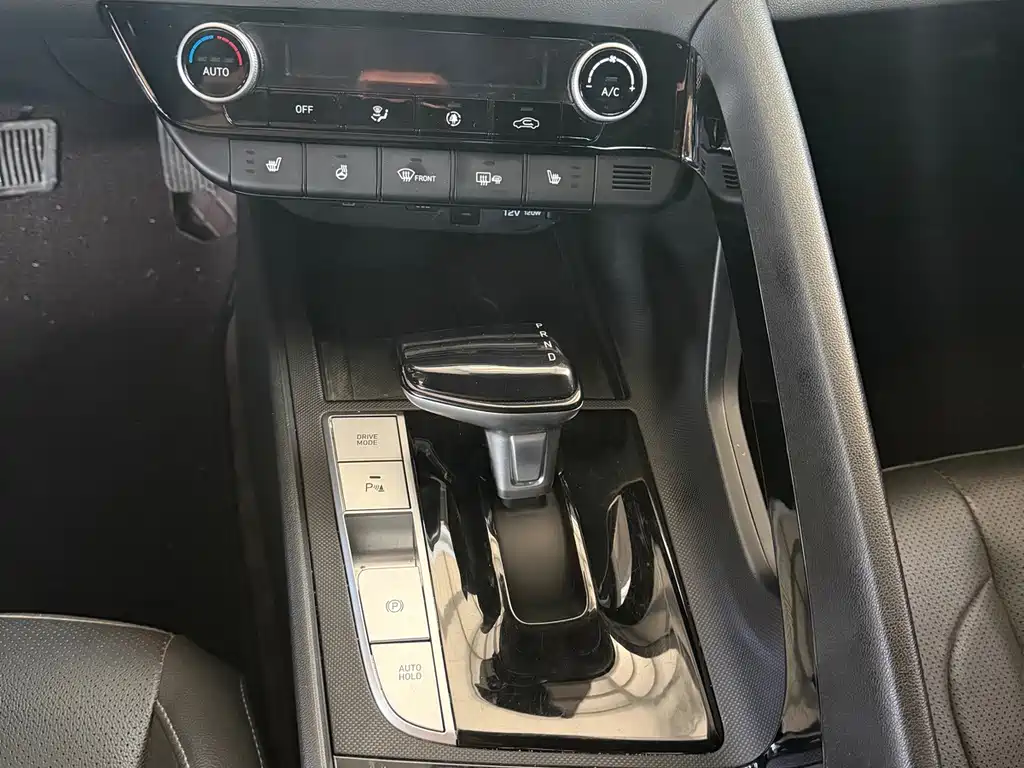 Hyundai Elantra — миниатюра 14