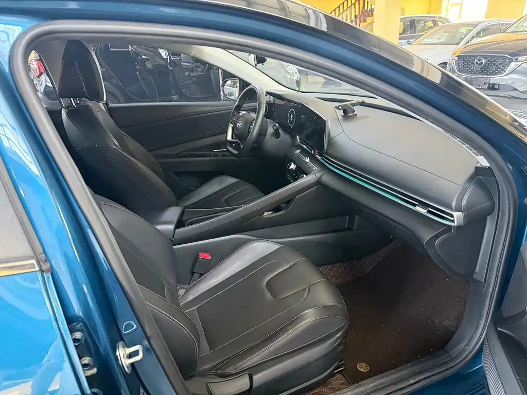 Hyundai Elantra — миниатюра 4