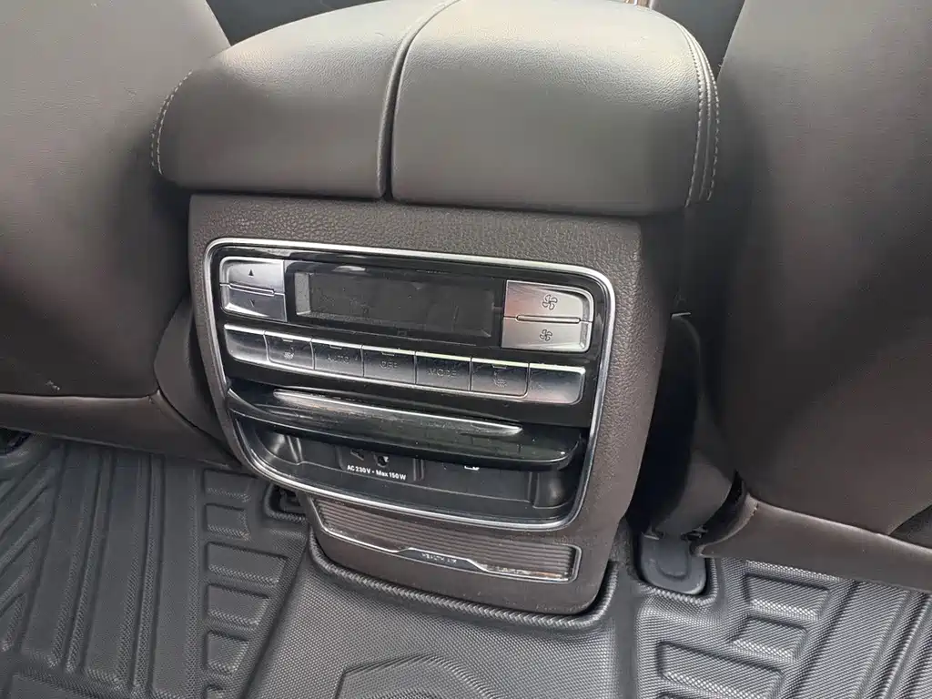 Roewe RX8 — миниатюра 12
