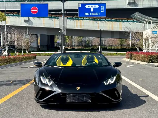 LAMBORGHINI HURACÁN