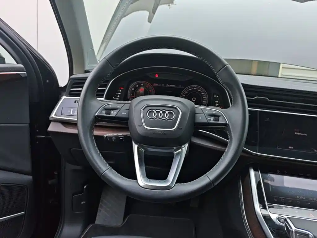 Audi Q7 — миниатюра 11