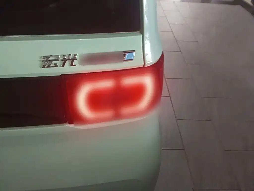 Wuling MINIEV — миниатюра 8