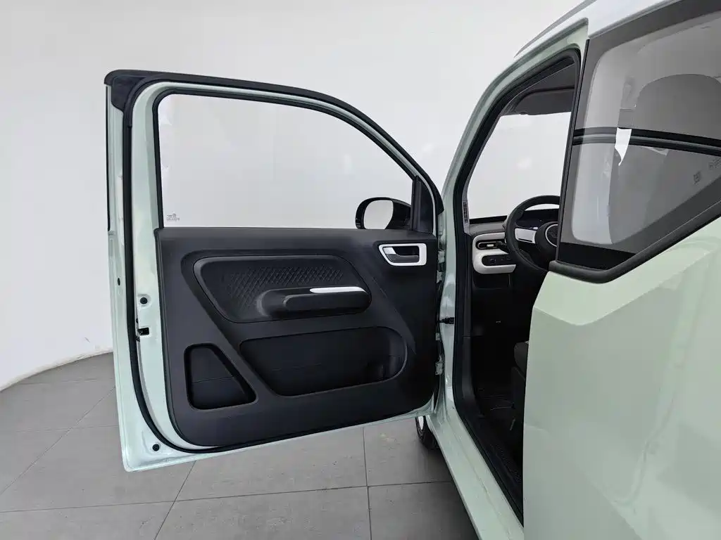 Wuling MINIEV — миниатюра 8