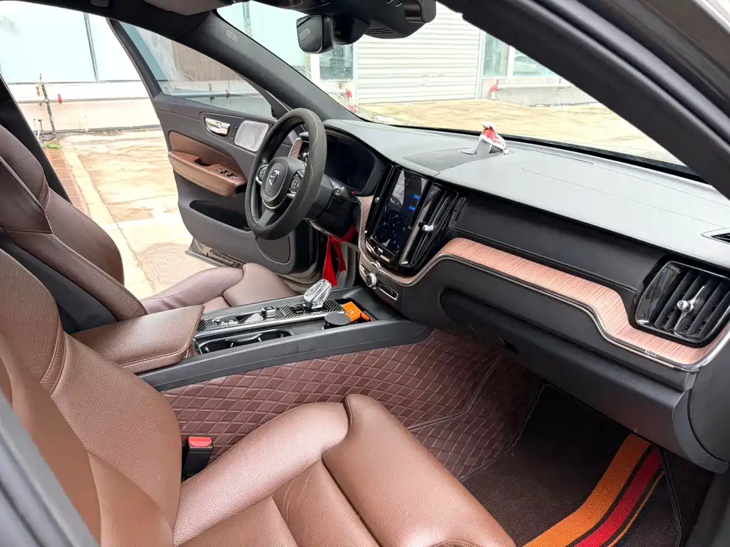 Volvo XC60 — миниатюра 14