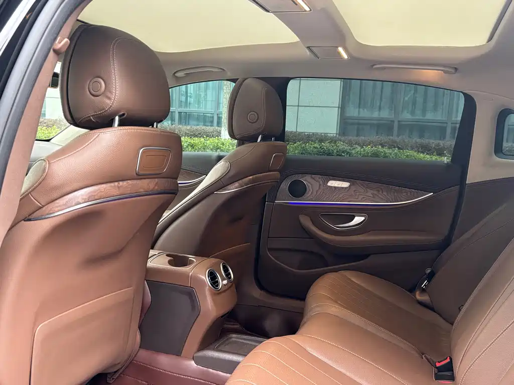 MERCEDES-BENZ E CLASS