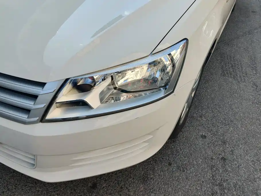 Volkswagen Santana — миниатюра 5