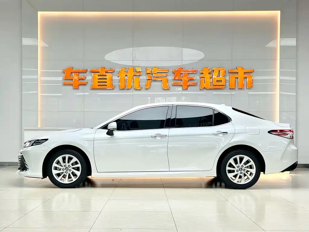 Toyota Camry 2021 2.0G Luxury