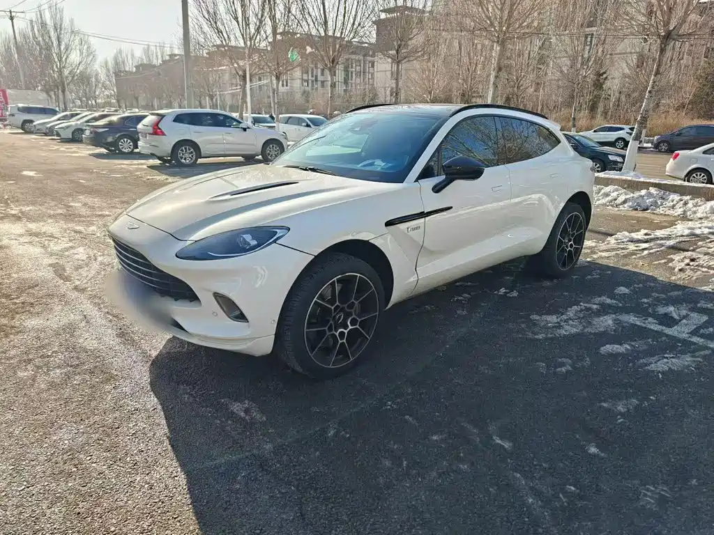 Aston Martin DBX