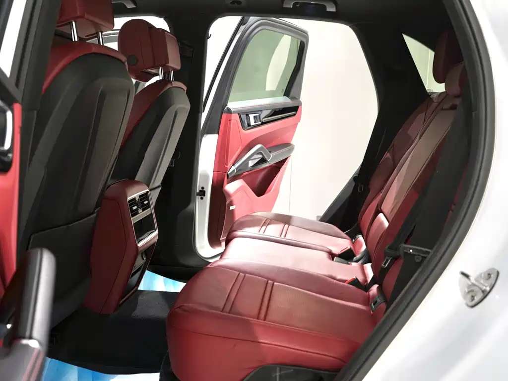 PORSCHE CAYENNE NEW ENERGY