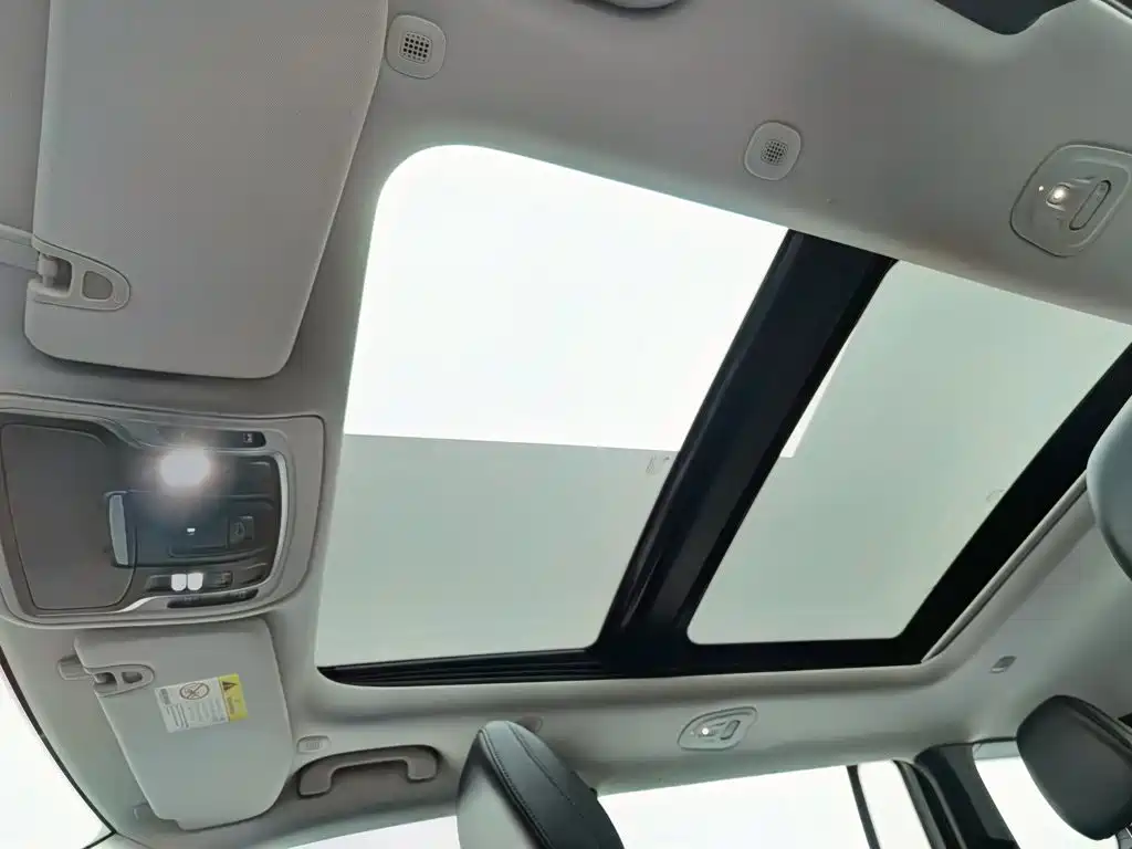 Jeep Commander — миниатюра 14