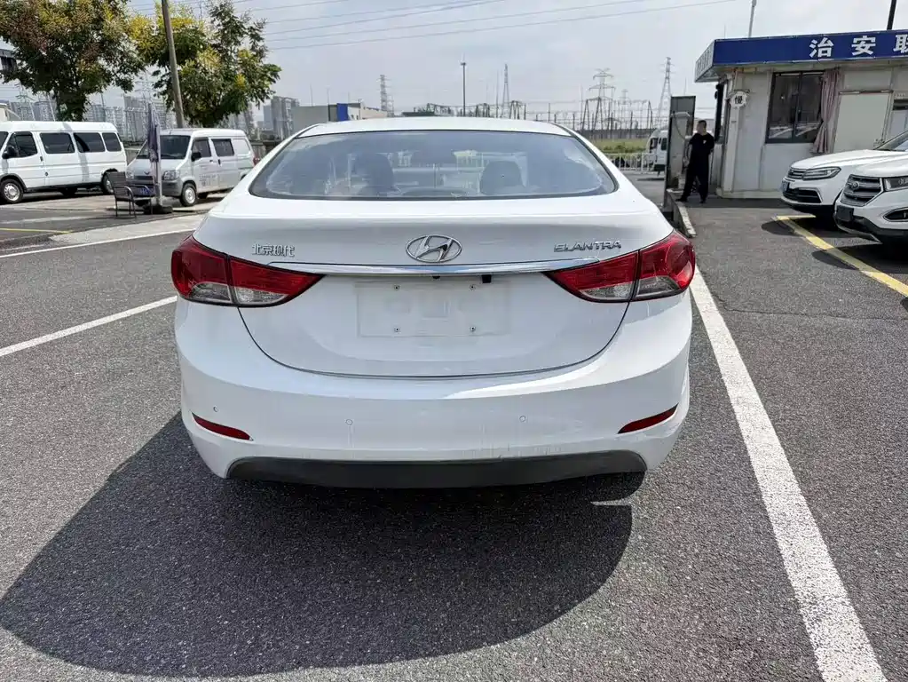Hyundai Elantra Langdong — миниатюра 7