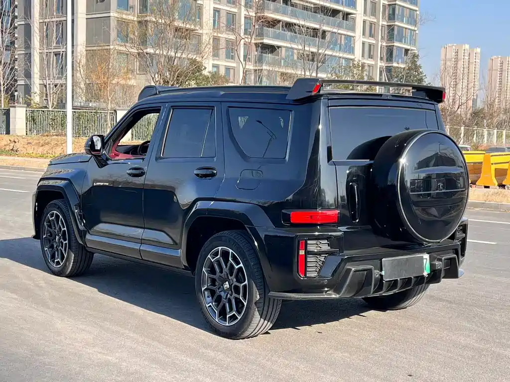 TANK TANK 700 NEW ENERGY