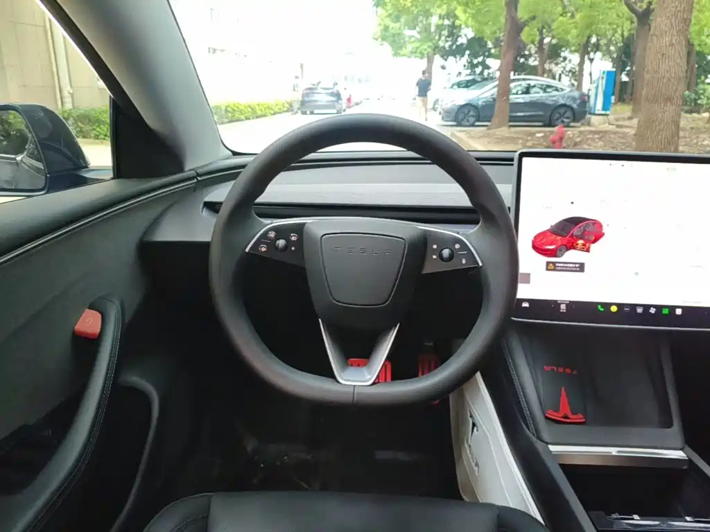 Tesla Model 3 — миниатюра 11