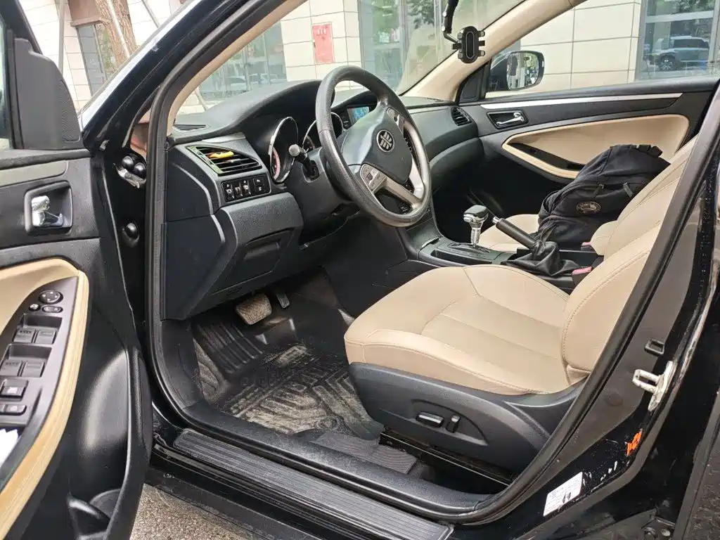 Bestune B70 — миниатюра 16