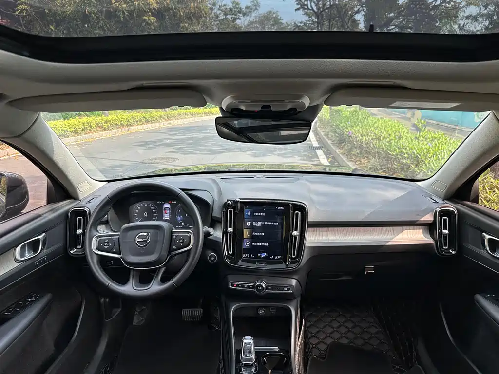 Volvo XC40 — миниатюра 10
