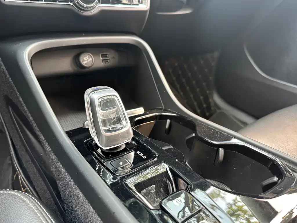 Volvo XC40 — миниатюра 14