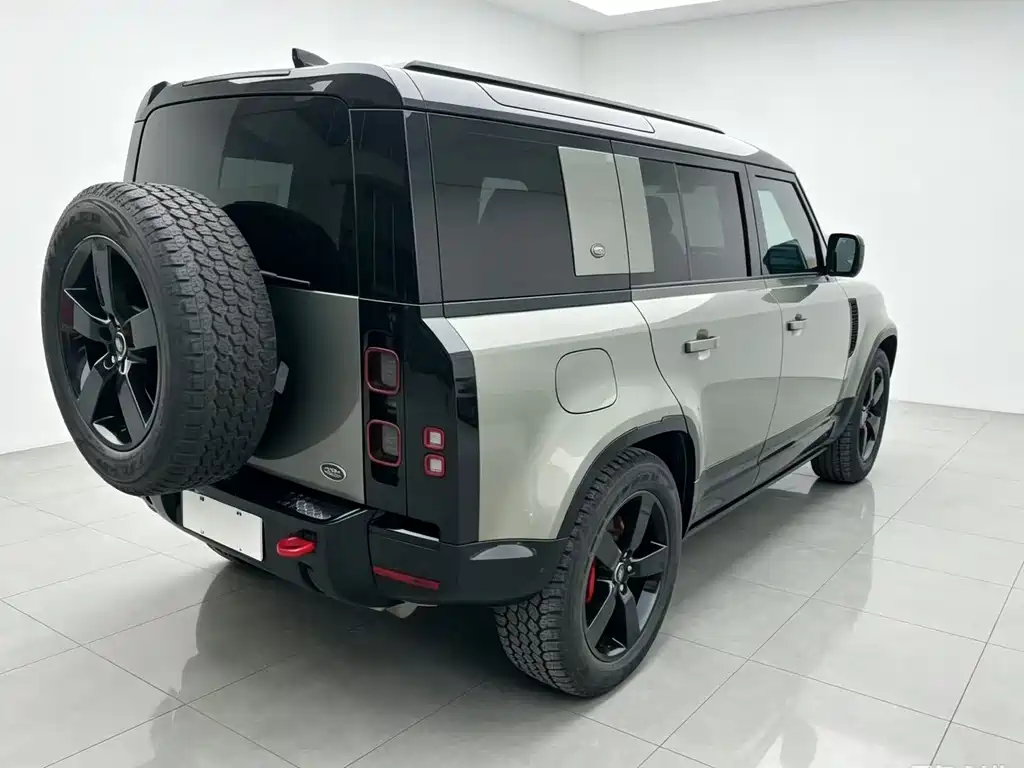Land Rover Defender — миниатюра 4