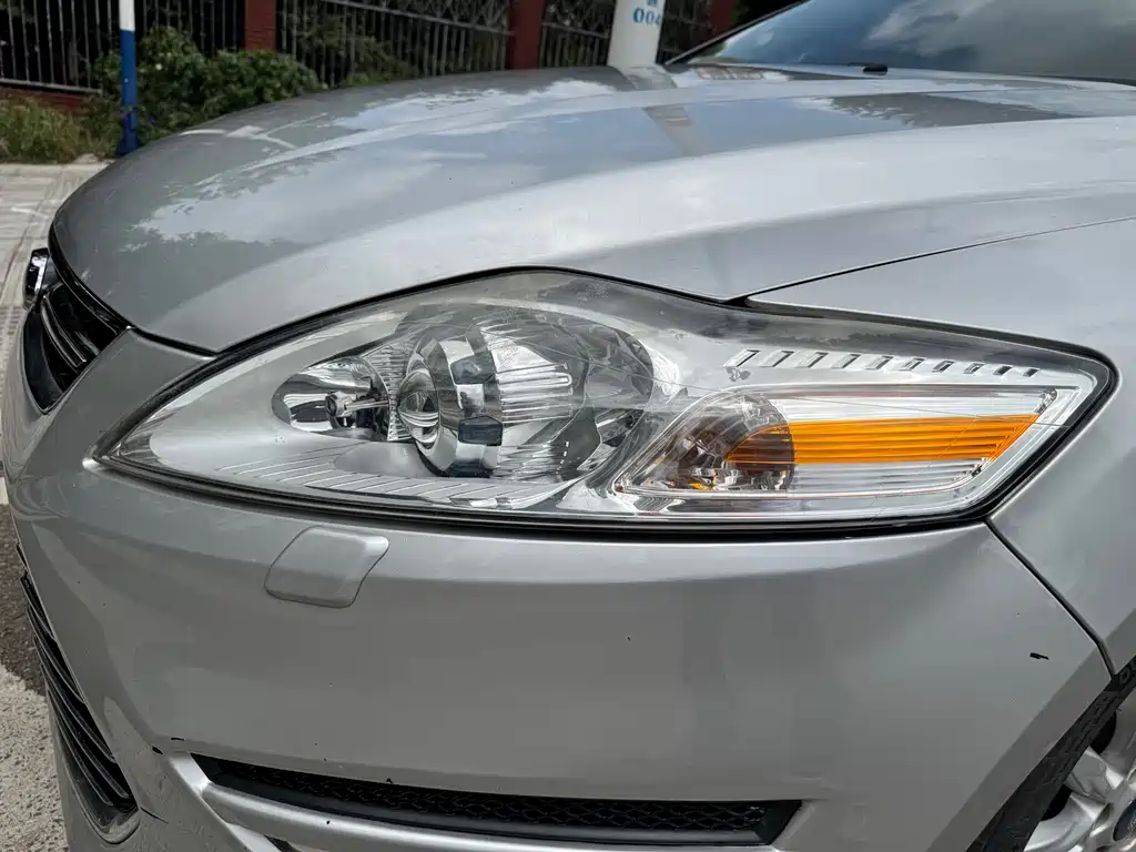 Ford Mondeo Zhisheng — миниатюра 6