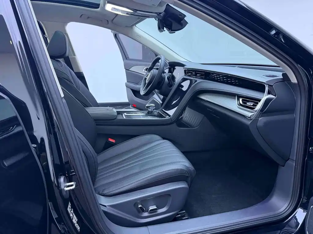 Hongqi Hongqi H5 — миниатюра 9
