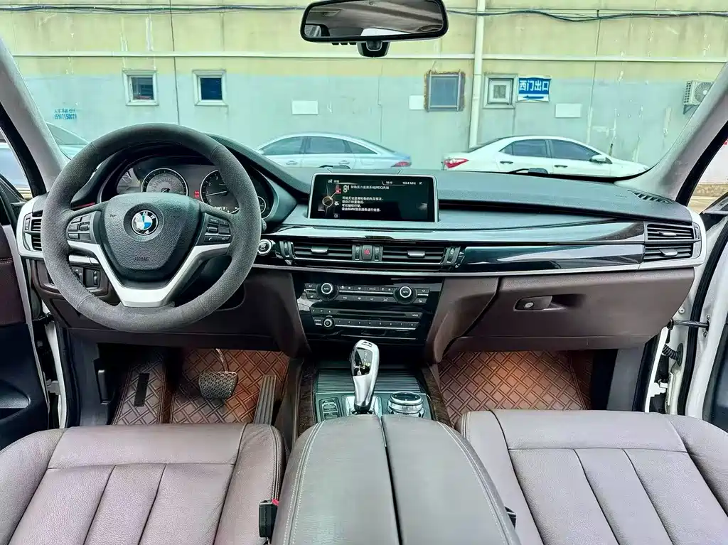 BMW X5 (Import) — миниатюра 3