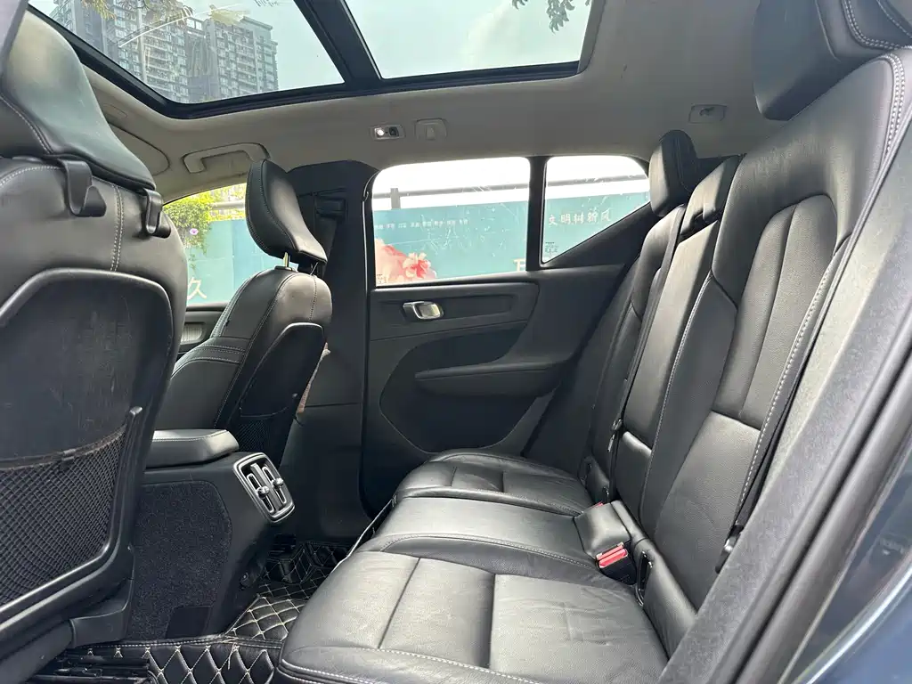 Volvo XC40 — миниатюра 9