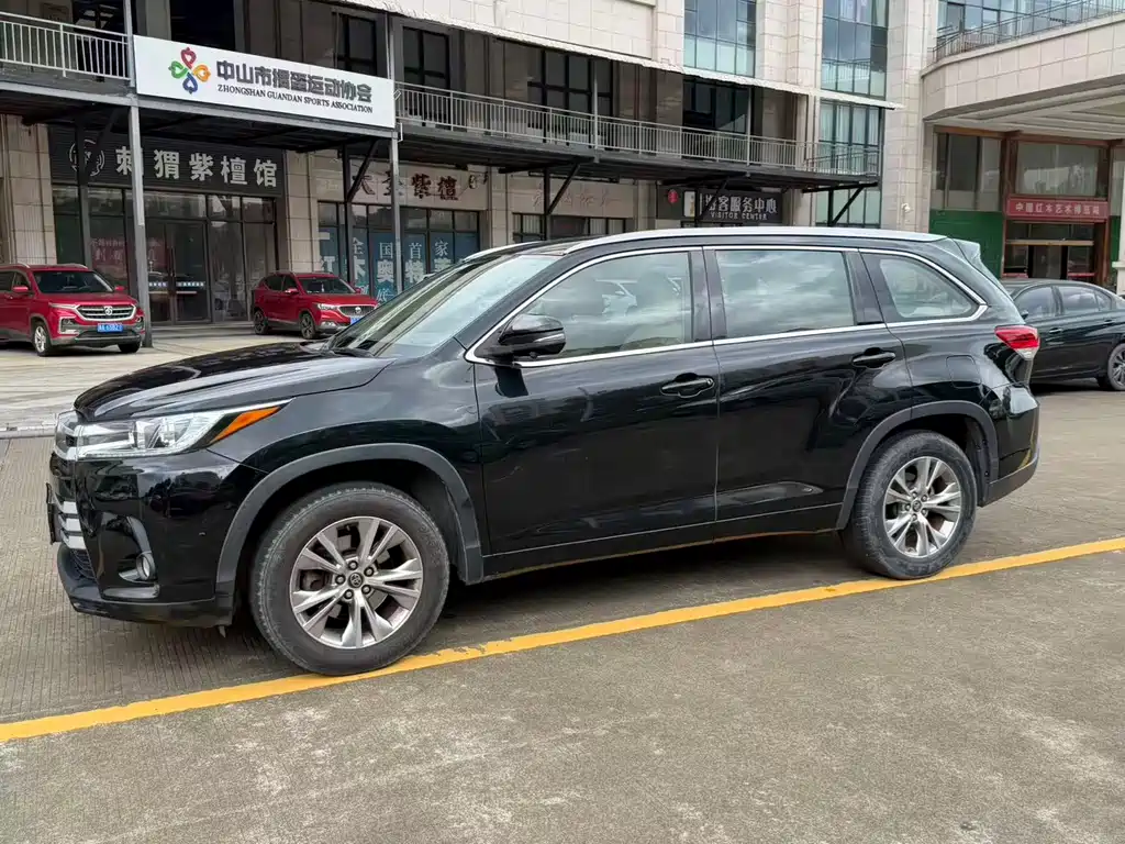 Toyota Highlander — миниатюра 3
