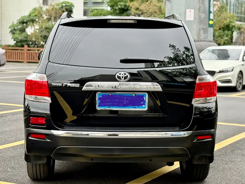 Toyota Highlander 2012 2.7L 7 мест Luxury
