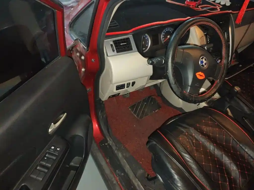 Venucia R50 — миниатюра 13