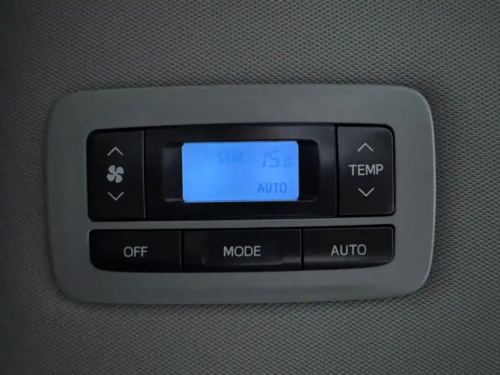 Toyota Sienna — миниатюра 18