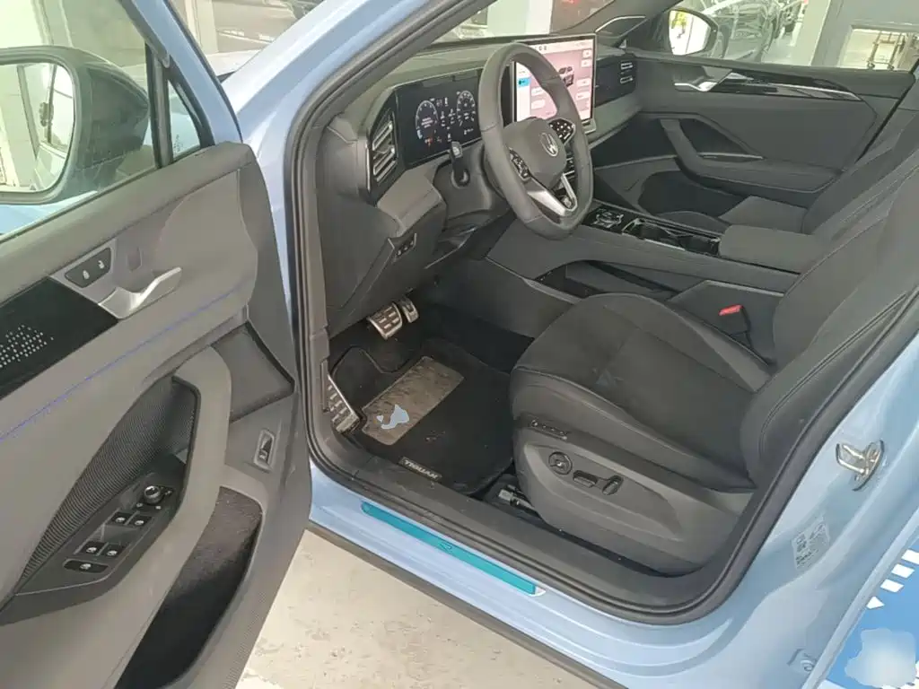 Volkswagen Tiguan L — миниатюра 16