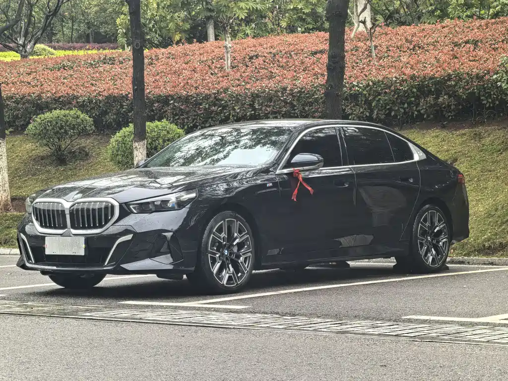 BMW 5 Series 2025