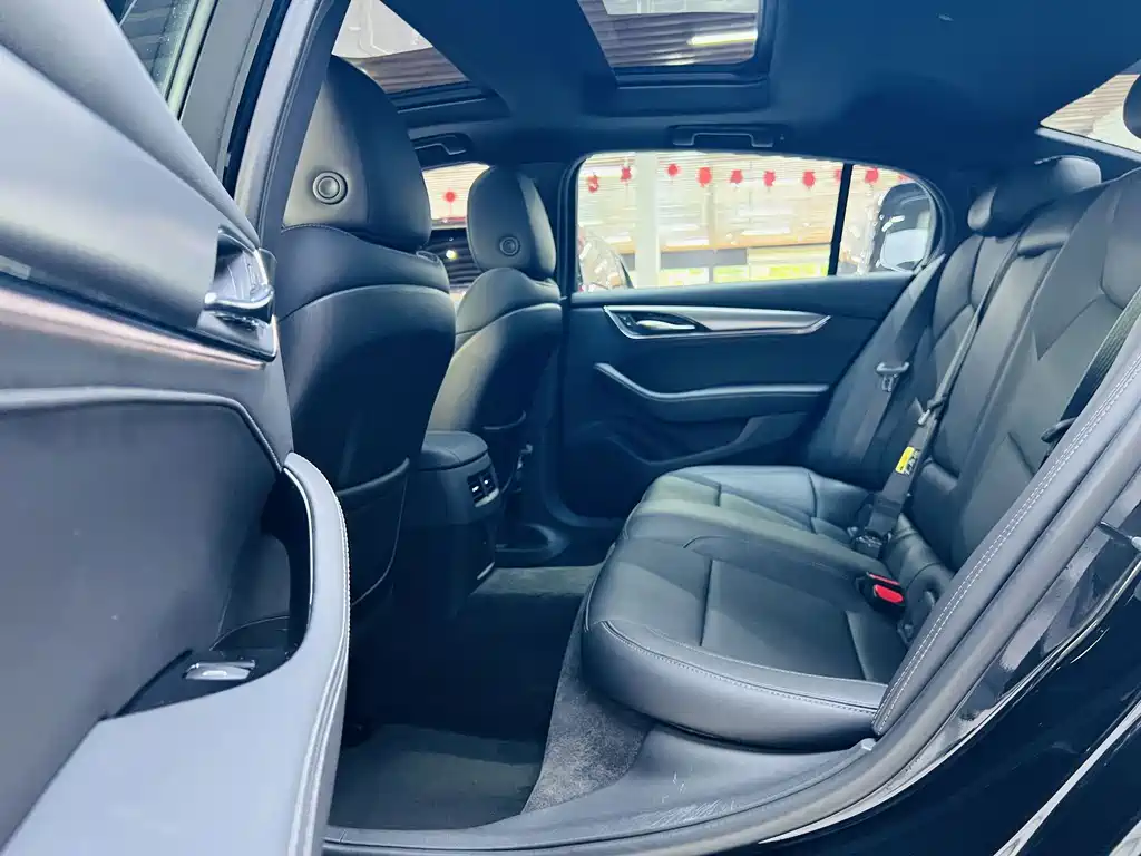 Cadillac CT5 — миниатюра 12