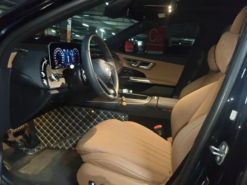 Mercedes-Benz E-Class — миниатюра 8