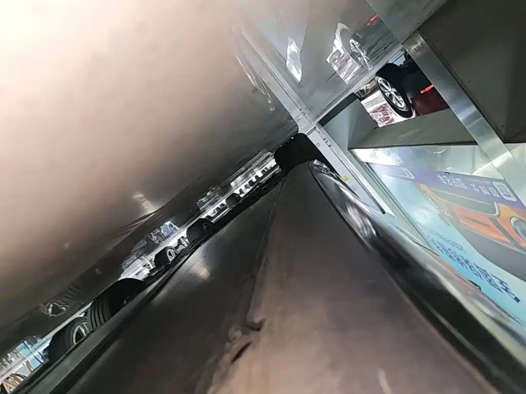 Tesla Model 3 — миниатюра 22
