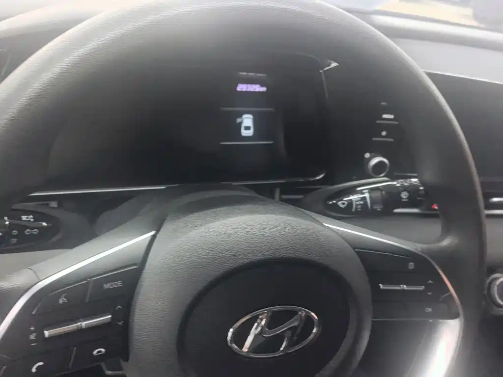Hyundai Elantra — миниатюра 4