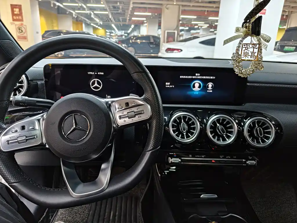 Mercedes-Benz A-Class — миниатюра 6