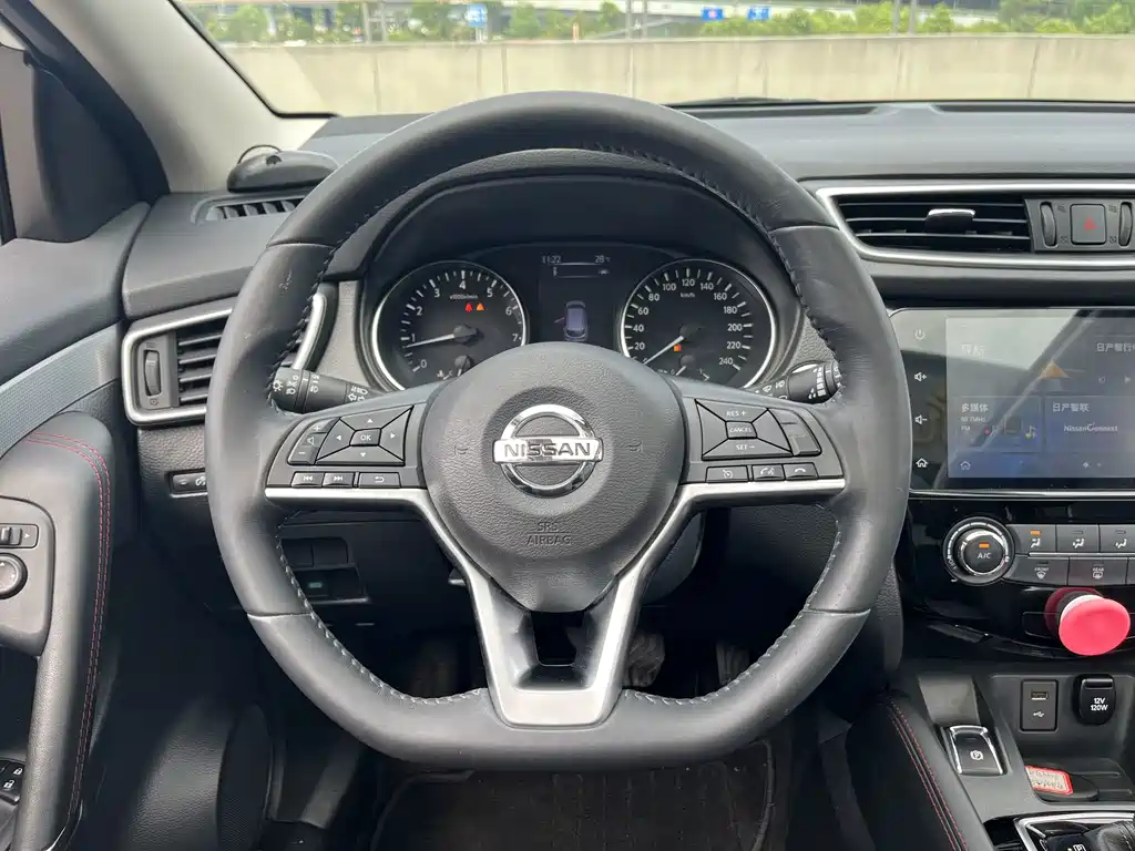 Nissan Qashqai — миниатюра 10